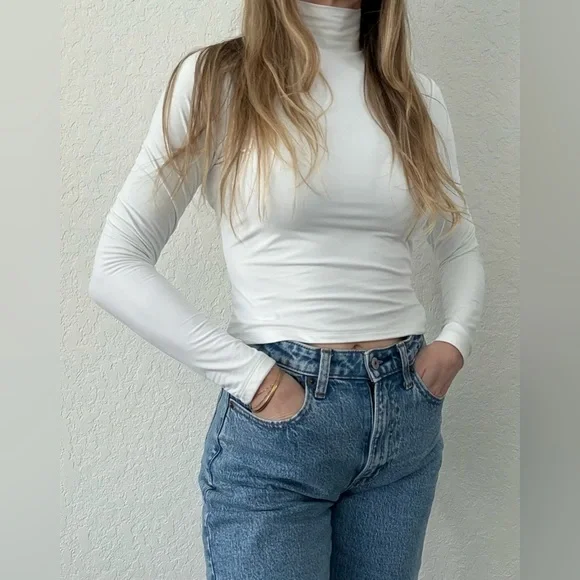 Abercrombie White Mock Neck Long Sleeve Top - Women’s Small - Picture 1 of 6